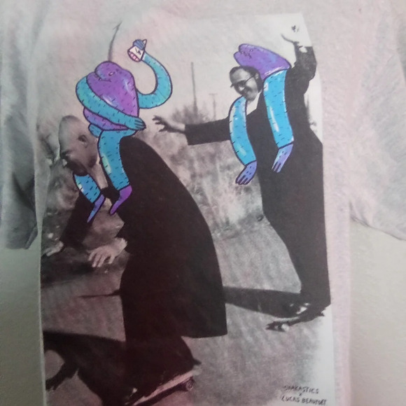 Shakastics t shirt size medium ( box P ) - Picture 2 of 5